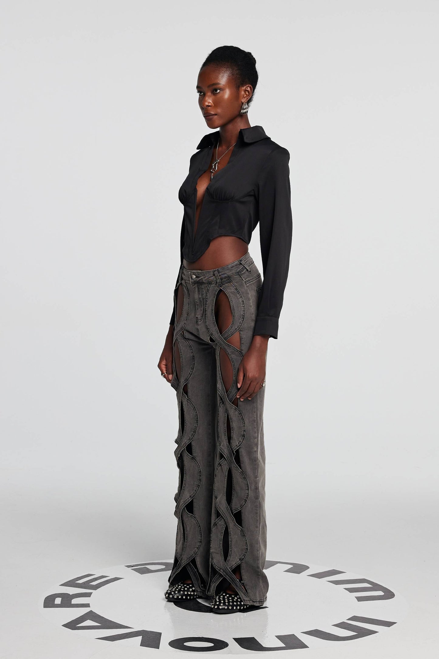 Abigail Cutout Denim Jeans In Black
