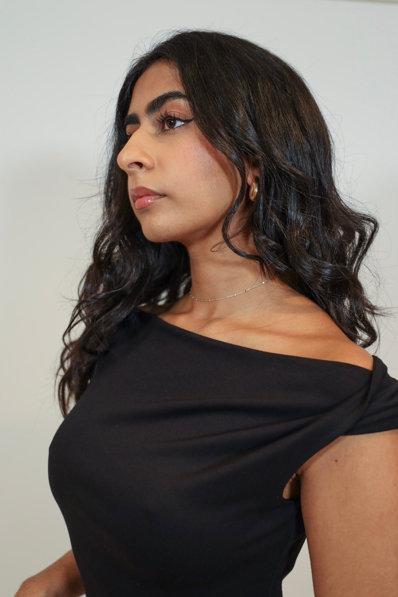 Ira Twist Off Shoulder Midi Dress