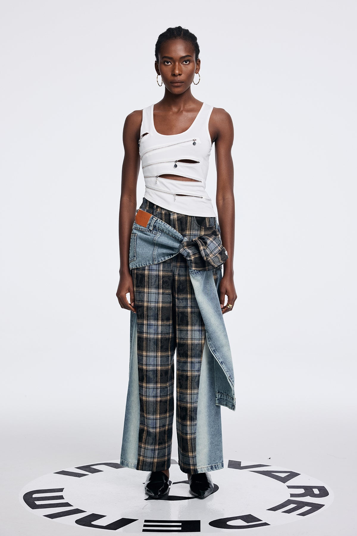 Alessa Grid Removable Asymmetric Jeans