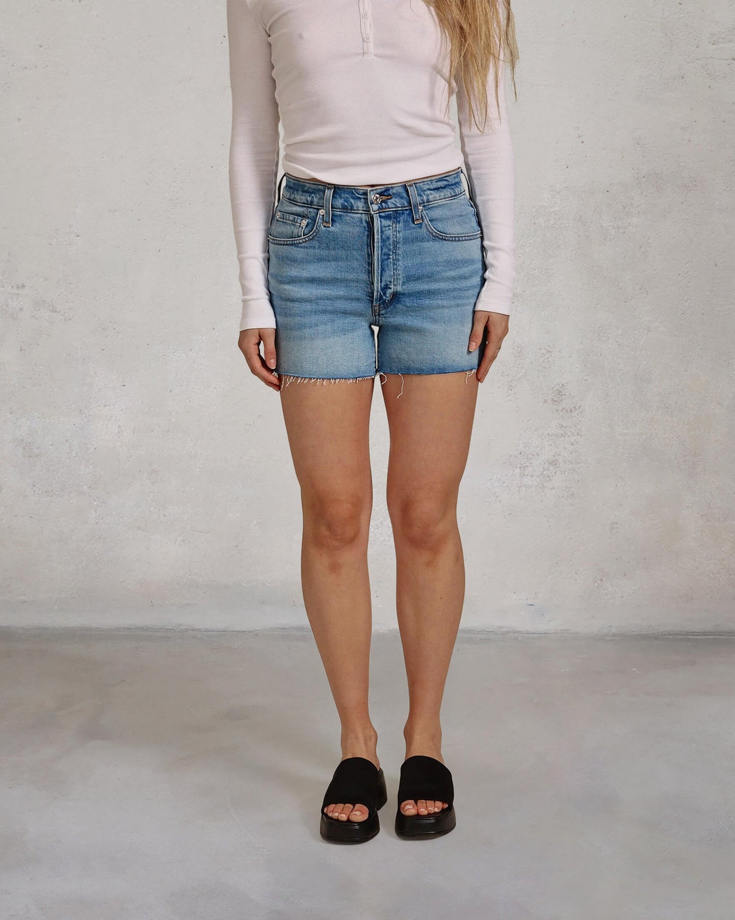 Cai Cut-off Short || Collins