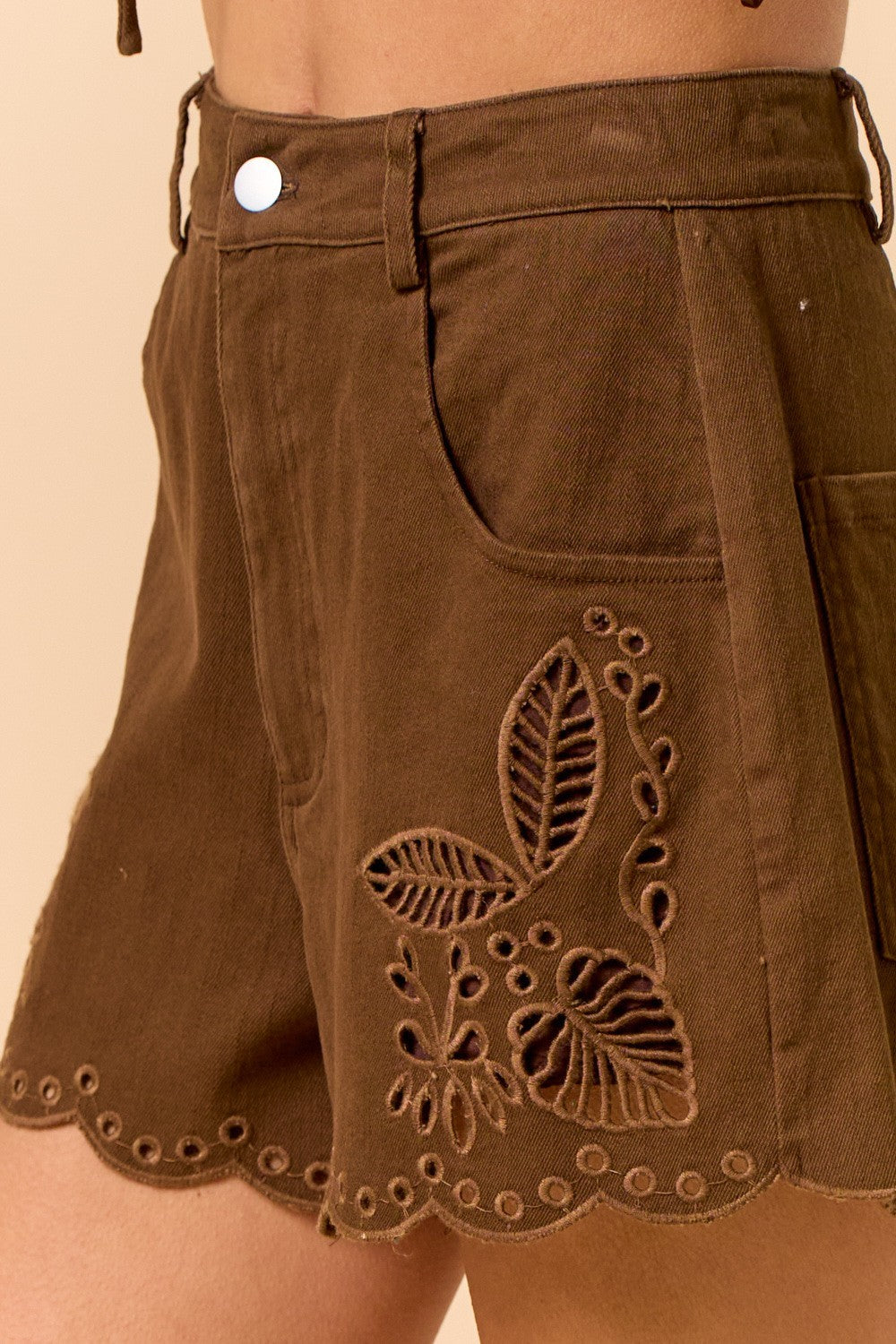 Sierra Embroidered Scallop Shorts (Part of a set)